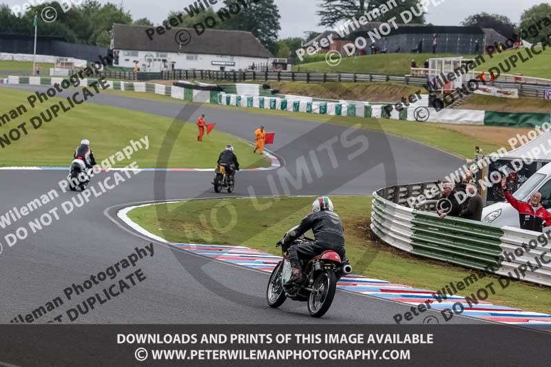 Vintage motorcycle club;eventdigitalimages;mallory park;mallory park trackday photographs;no limits trackdays;peter wileman photography;trackday digital images;trackday photos;vmcc festival 1000 bikes photographs